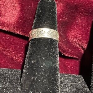 Elegant Southwestern Sterling Silver Women's Ring with Edged Design, size 6 1/2